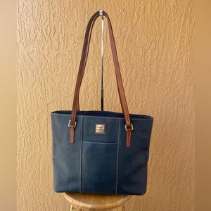 Dooney & bourke tote bag